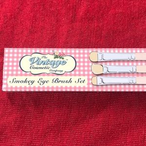 Vintage Cosmetics Smoky Eye Brush Set